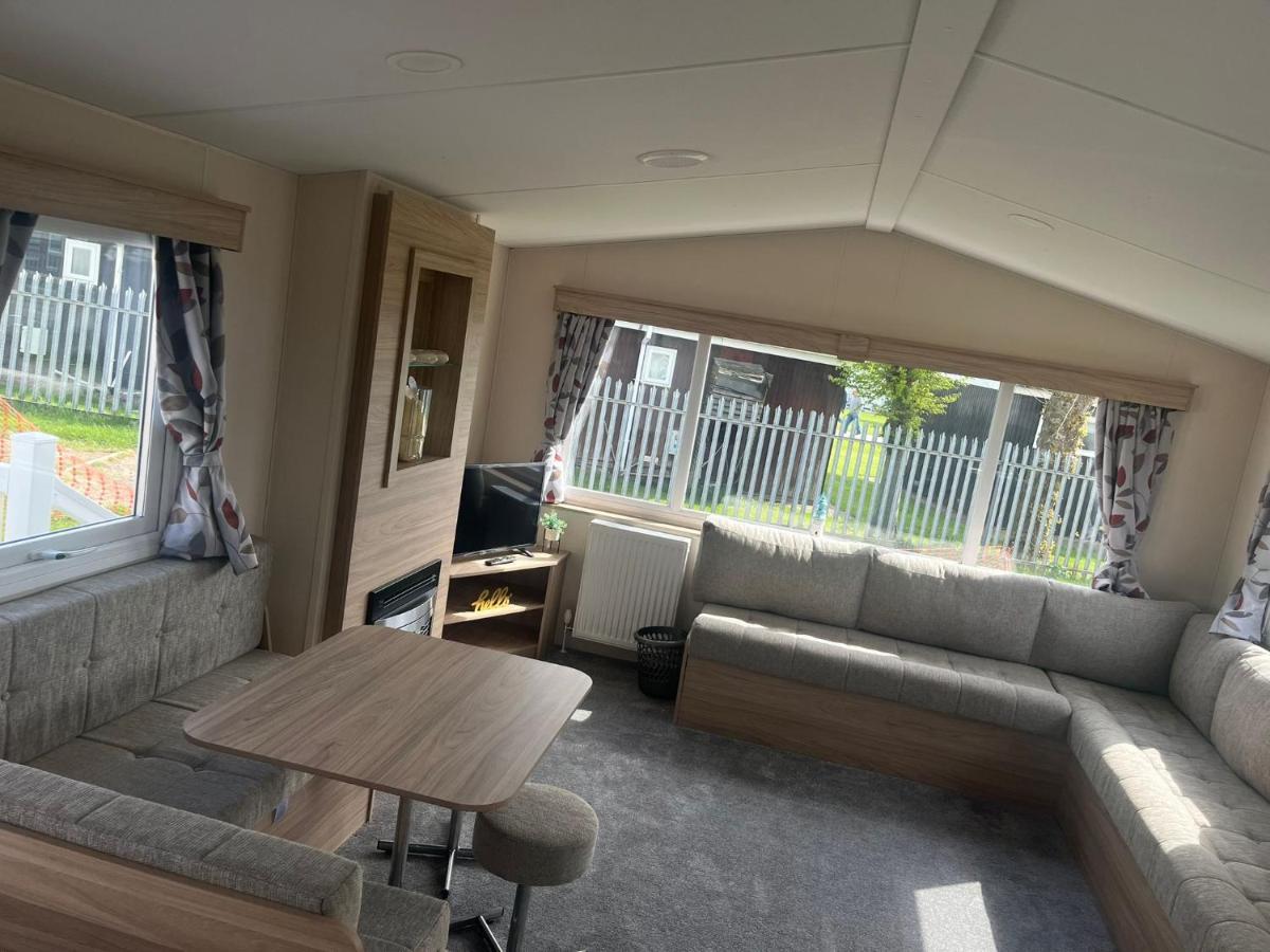 Kings Caravan Park Chapel Saint Leonards Exterior photo